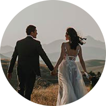 Fotografía de los novios en el altar
